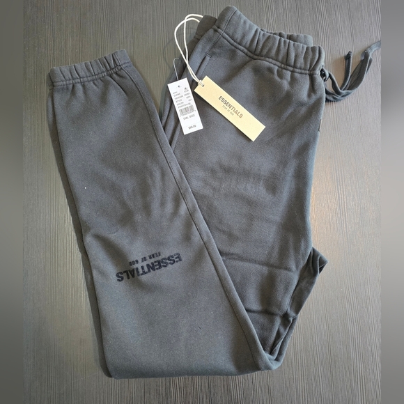 Essentials Fear of God Sweatpants - Black Pants - Picture 2 of 3